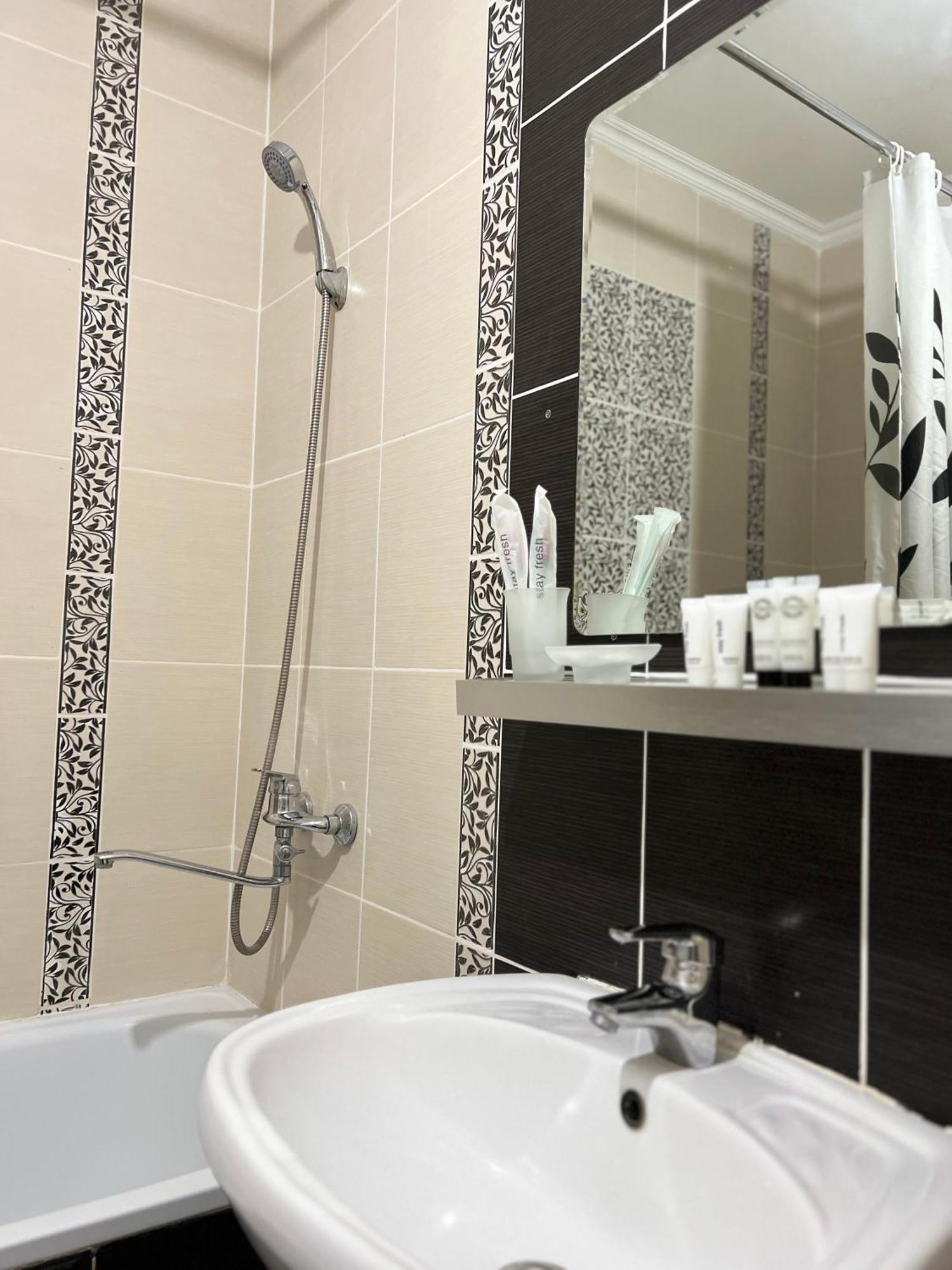 Hyat Apartment Bisjkek Eksteriør bilde